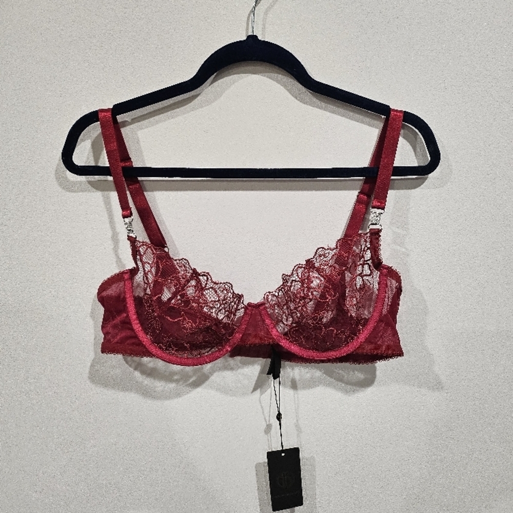 NWT Elegant Red Lace Bra